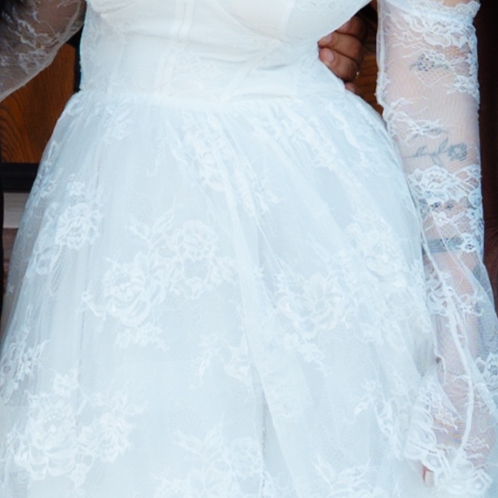 Lulus wedding dress - Picture 4 of 7